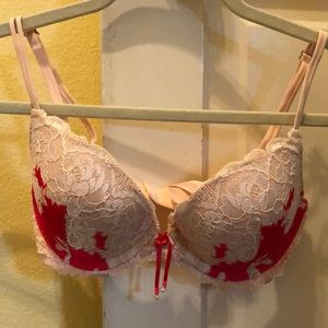 Victoria’s Secret Lace Push-Up Bra (NWT ✨)